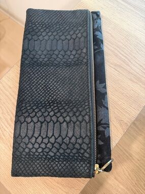 Black Textured Snake-Print Zip Clutch